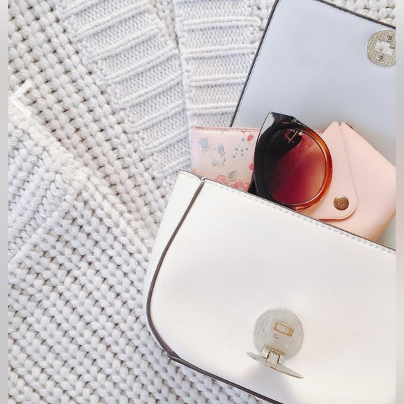 Handbags - Mystery Bag Game